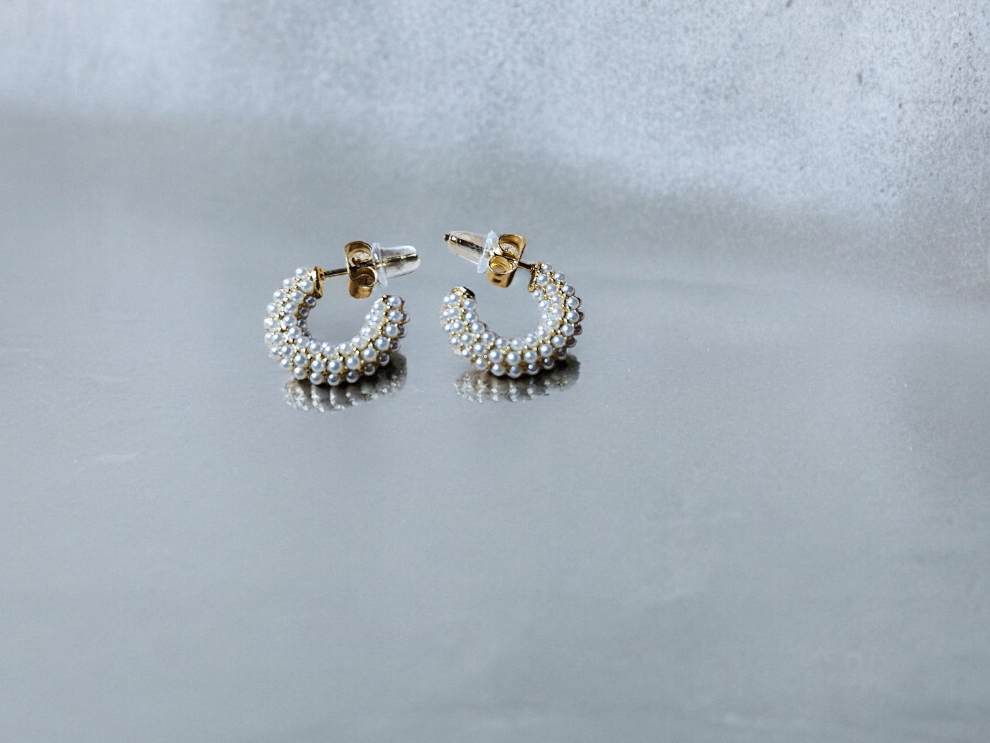 C SHAPE DAINTY PEARL EARRINGS