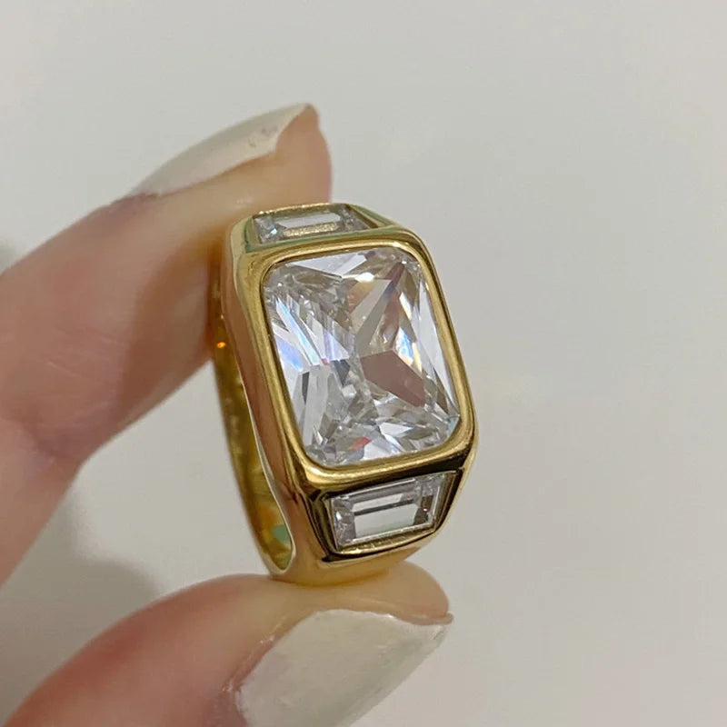 ZIRCON RING