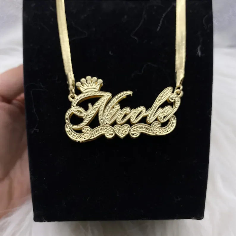 CROWN NAME PLATE CHAIN 18K GOLD PLATED