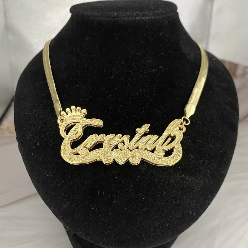 CROWN NAME PLATE CHAIN 18K GOLD PLATED